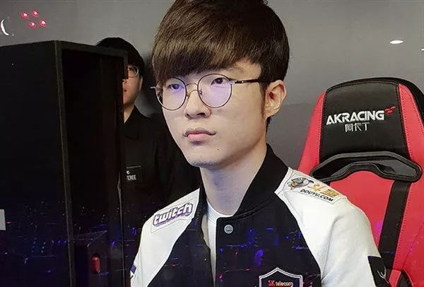 代运动员的 代运动员的